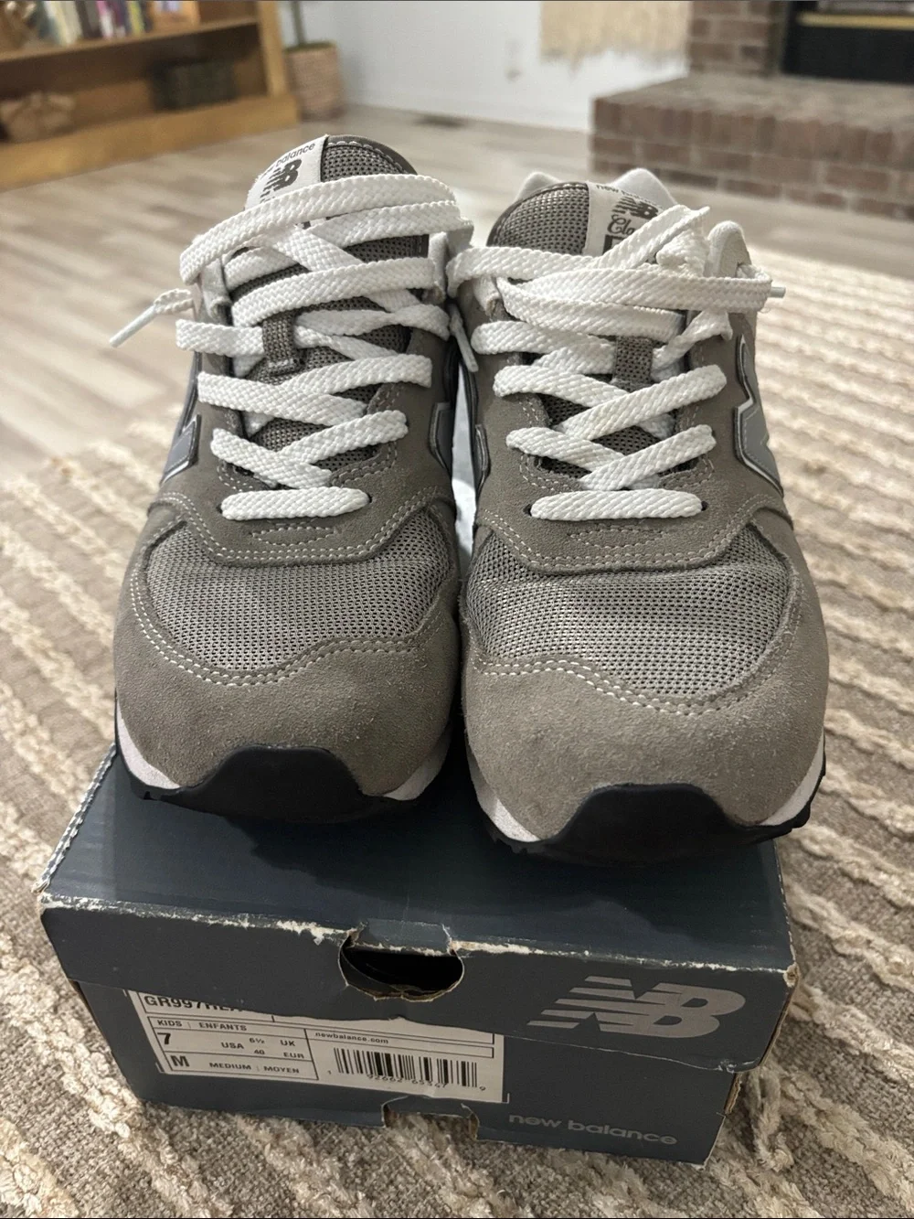 New Balance 574 Gray and White Lace-Up Sneakers Women’s size 8.5/9